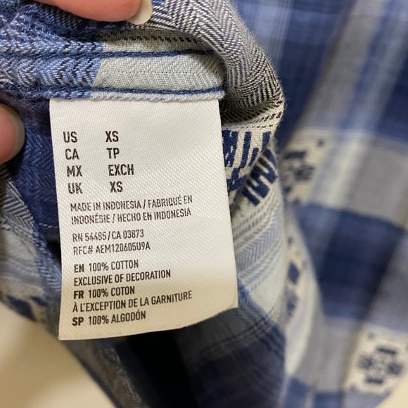 American Eagle AEO Chambray‎ Pearl Snap Front - Picture 5 of 5